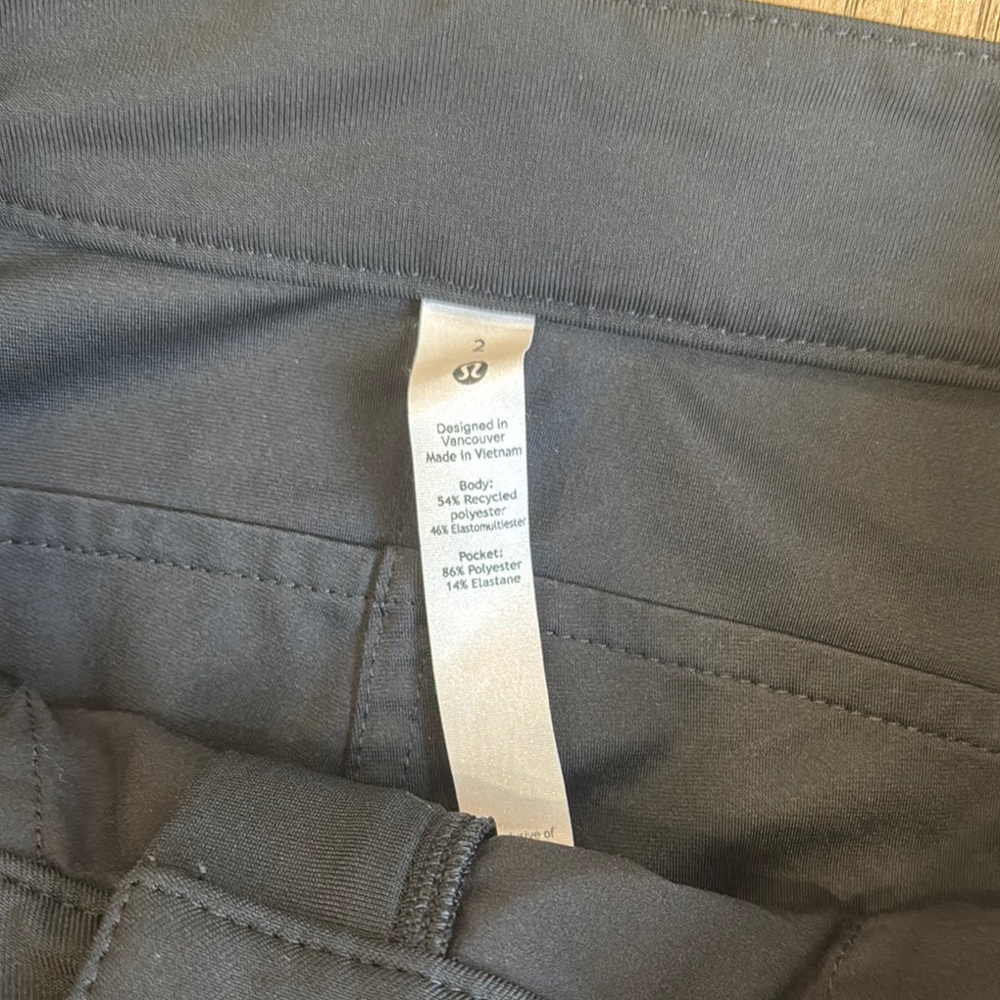 Lululemon City Sleek Pant Size 2 - Picture 4 of 6